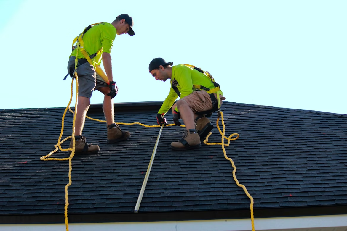 Choosing the best commercial roofing contractor in Florida ensures reliable service, quality materials, and long-term protection for your business property.