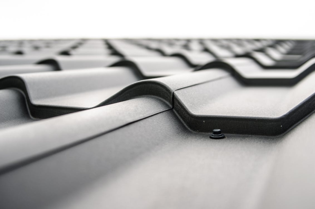 Close-up of metal roofing panels showing durability and resistance to heat and environmental conditions in Florida