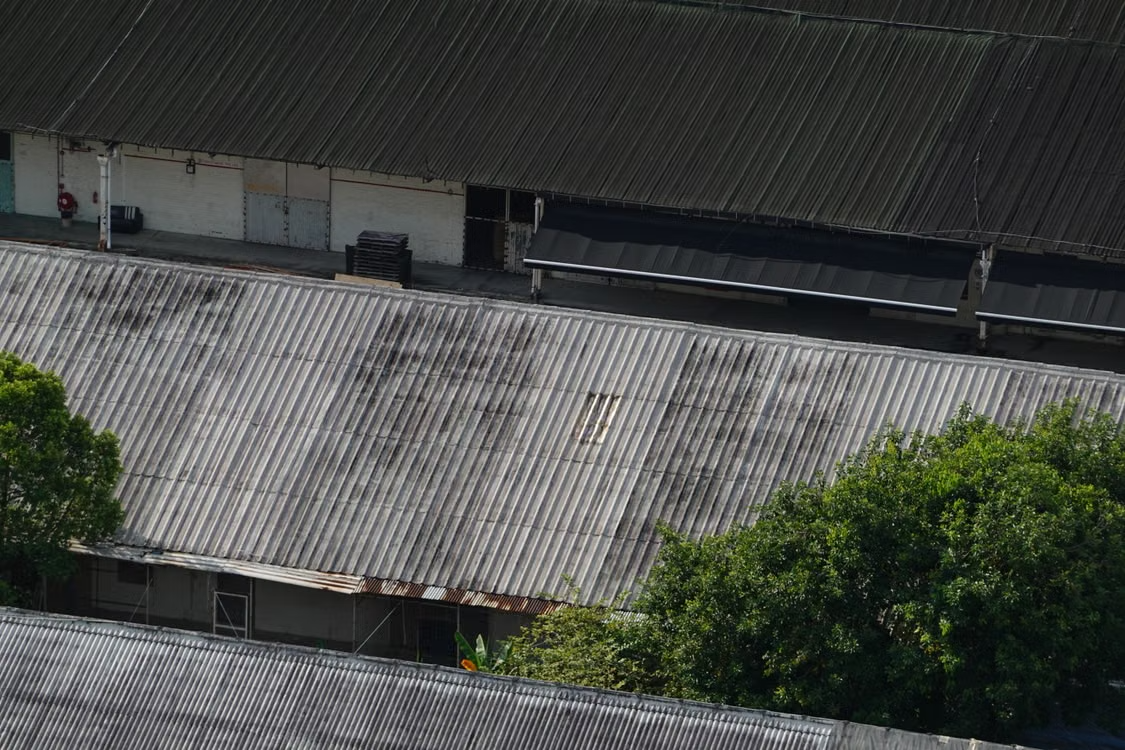  Ponding water on rooftop